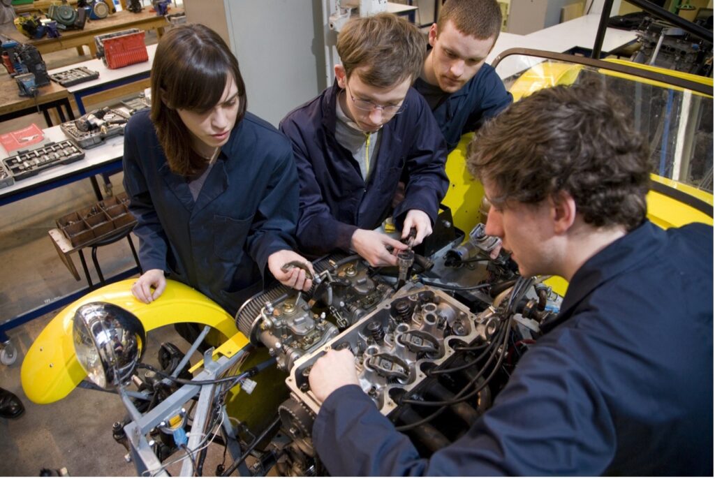 Mechanical Engineering Schools- Get the Best Education in Mechanical Engineering